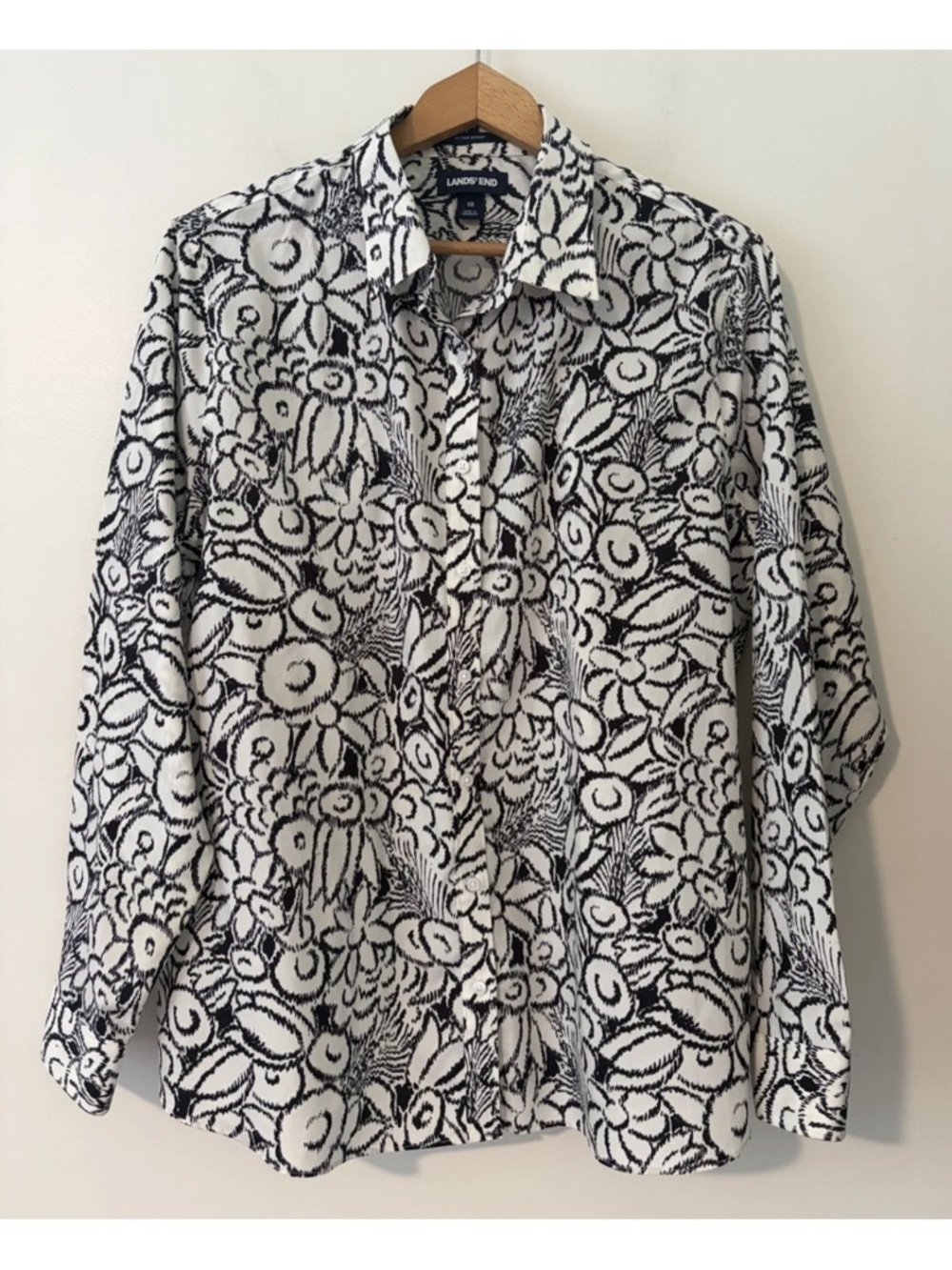 Lands’ End No Iron Supima Cotton Button Up Shirt Floral Black White Women’s 18